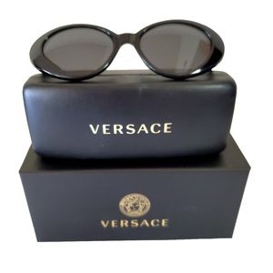 Versace 451 852 Vintage Sunglasses Solid Lens Black Classic Style